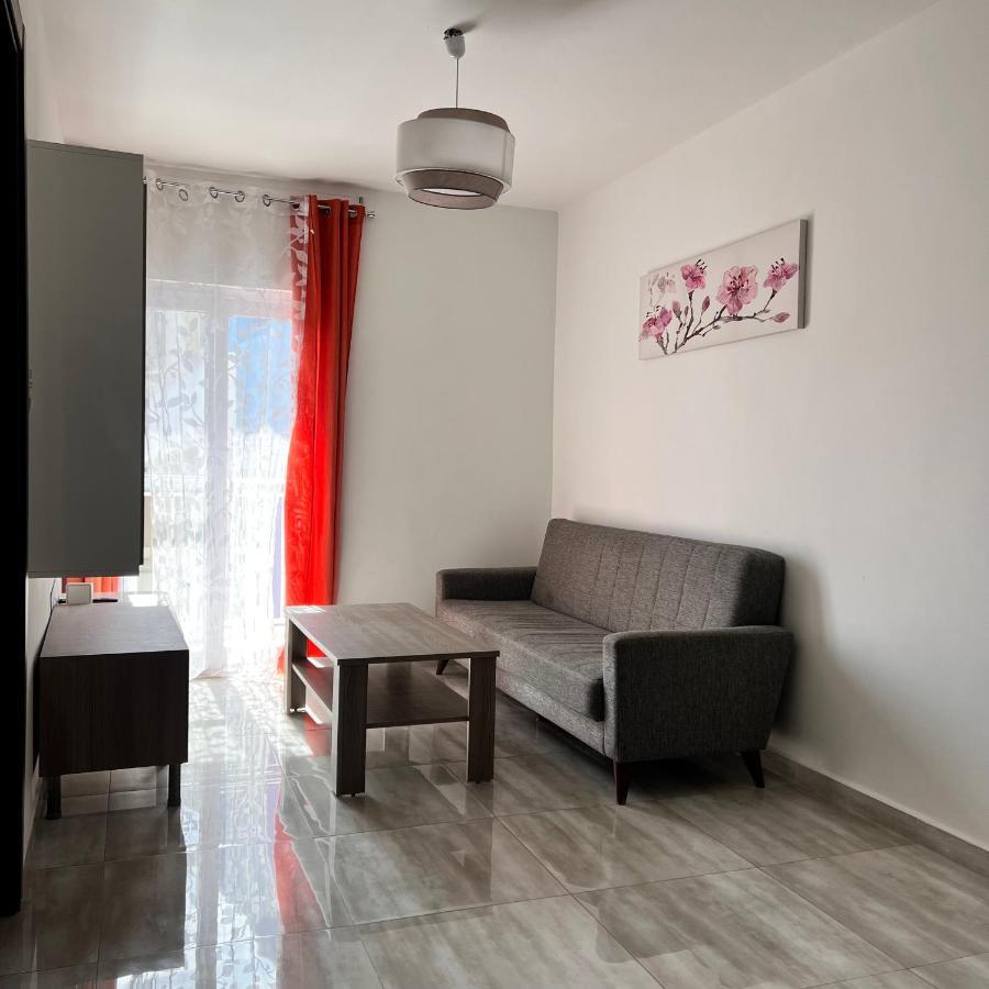 F4 Room 3, Private Room Two Single Beds Shared Bathroom Msida Exterior foto