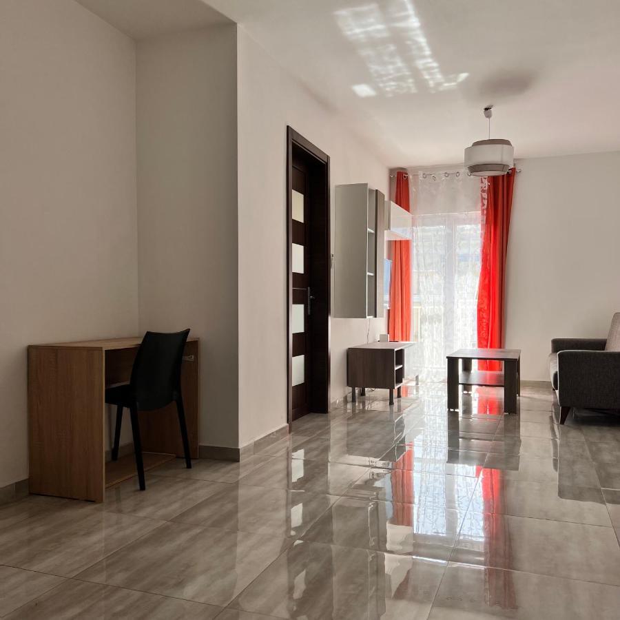 F4 Room 3, Private Room Two Single Beds Shared Bathroom Msida Exterior foto